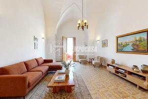 CAVALLINO: CASA INDENDENTE CON GIARDINETTO