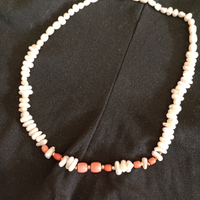 Collana con corallo,perle di fiume,chiusura in oro