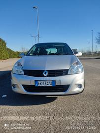 RENAULT Clio 3ª serie - 2010