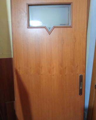 Porta scorrevole con binario coperto