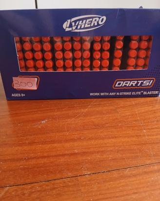 scatola con 300 dardi nerf