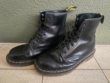 Scarpe anfibi neri dr martens nr41
