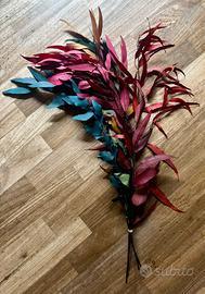 Mazzo realistico di rami di eucalipto