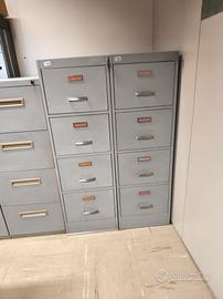 schedari metallici vintage 