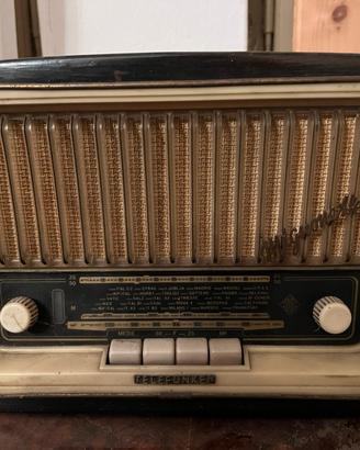 Radio vintage a valvole Telefunken Mignonette 1950