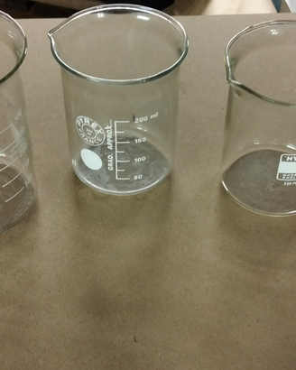 Becher laboratorio chimico