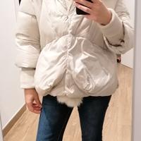 Piumino d'oca corto con pelo staccabile  