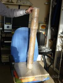 Palo tiragraffi per gatto