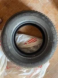 4 gomme invernali 215/70 R15C Maxxis Van Pole W3