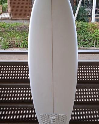 Tavola surf 6'2 40litri epoxy nuova