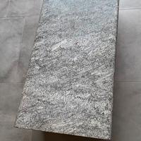 Tavolino in marmo grigio