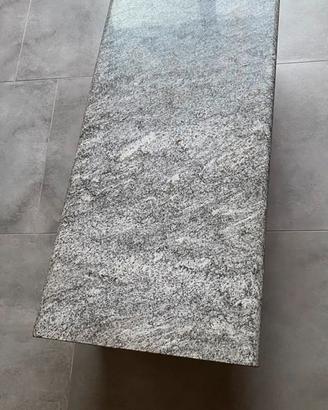 Tavolino in marmo grigio