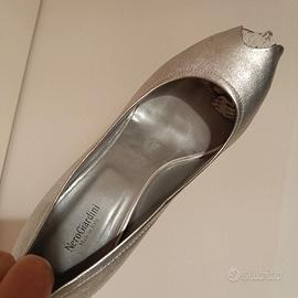 scarpa aperta in punta