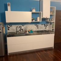 Cucina cassetti automatici con top inox