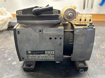 Pompa del vuoto KNF 220V Pressione 2 bar