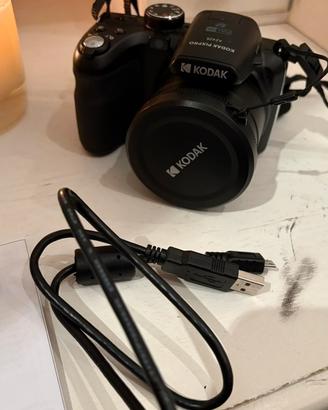 KODAK PIXPRO AZ425 - NUOVA + ACCESSORI ORIGINALI
