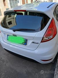Ford festa Black White edition