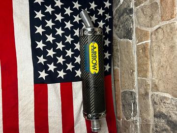 Terminale silenziatore Arrow 2T in carbonio