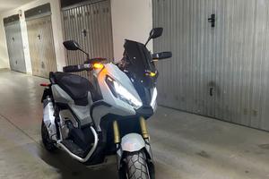 Xadv 750
