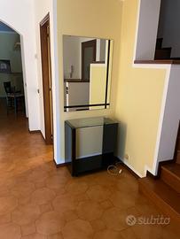 Mobile in vetro con specchio