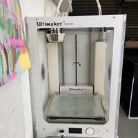 Stampante 3D Ultimaker 3 Extended con Accessori