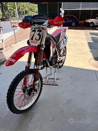 CR125