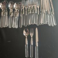 Servizio di posate in acciaio inox e alabastro 