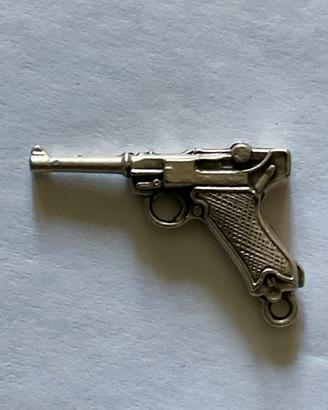 Ciondolo modello Luger P08 anni ‘80.