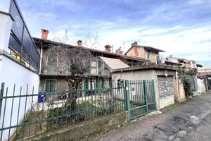 CASA SEMINDIPENDENTE A POIRINO