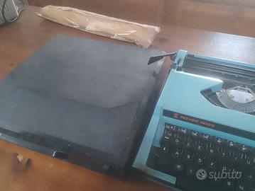 macchina da scrivere vintage 