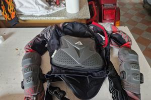 Stivali da motocross e pettorina