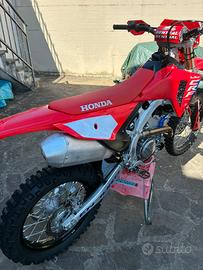 Honda crf 250 red moto