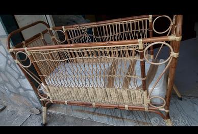 CULLA  DI VIMINI CON MATERASSO 