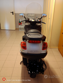Piaggio x9