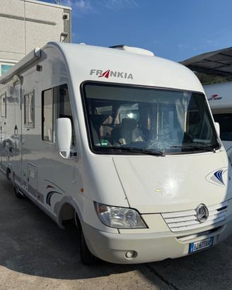 FRANKIA 6.60 MERCEDES AUTOMATICO LETTO BASCULANTE