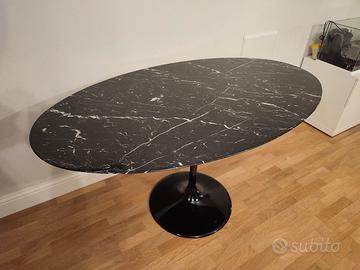 Tavolo in vero marmo Nero Marquina design moderno