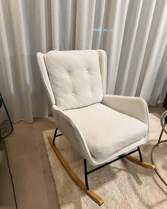 Poltrona a dondolo bouclé bianca LKPOMI