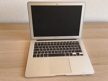 MacBook Air 13” (Early 2015) RAM 8 GB SSD 128 GB