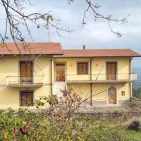 Casa indipendente 250 mq con terreno di mq 17500