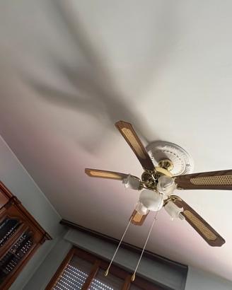 Ventilatore da soffitto vintage con luce e pale