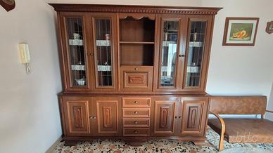 credenza classica in legno