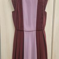 Abito Trussardi, design bicolore borgogna e rosa.