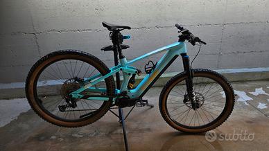 Cube Stereo hybrid 140 