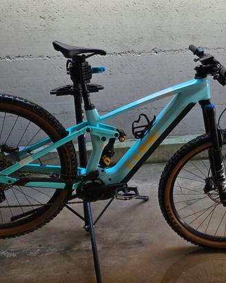 Cube Stereo hybrid 140 