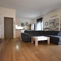 Attico con ampia terrazza e garage