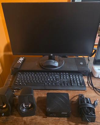 postazione completa pc msi come in foto 