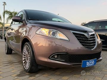 Lancia Ypsilon 1.2 69 CV ELLE limited edition pell