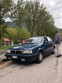 Lancia Tema accessoriata svizzera