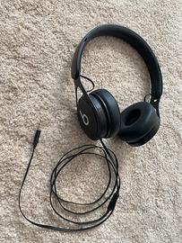 Cuffie on-ear cablate Beats EP nere.