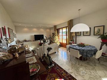 Appartamento di 115 m² con 4 locali e box auto a M